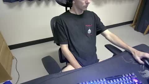 Snapshot of tbone_93 chatting on 17, 5, 2026 Tbone online show from 17, 5, 2026