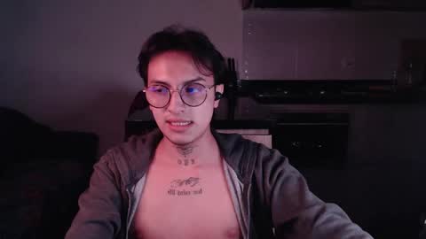 Teo independent model online show from 15, 2, 2025