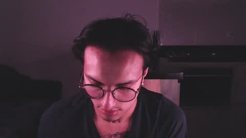 Teo independent model online show from 3, 3, 2025