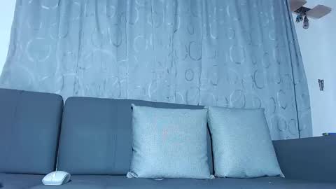 Charlee He online show from 19, 12, 2025