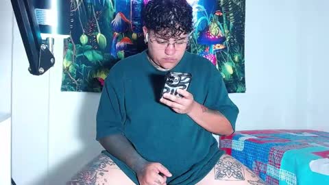 Snapshot of techno_420 chatting on 30, 5, 2026 Charlee He online show from 30, 5, 2026