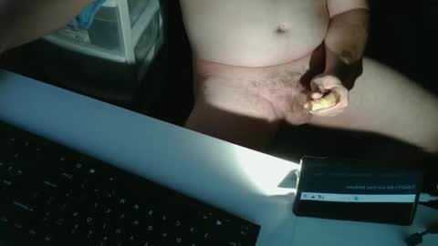 Snapshot of techskiota chatting on 25, 11, 2025 Tech online show from 25, 11, 2025