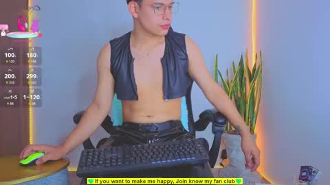 Snapshot of teddy_cowboy chatting on 19, 9, 2025 Follow me on Twitter boys ryder and instagram teddyscoot 12 online show from 19, 9, 2025
