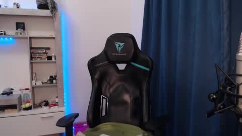 Teddy online show from 16, 2, 2025