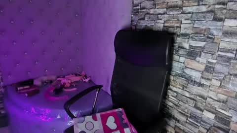 Tayloor online show from 8, 2, 2025