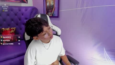 Snapshot of tefi_meow chatting on 3, 10, 2025 Stefani online show from 3, 10, 2025