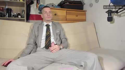 Virg Lszl online show from 1, 1, 2025