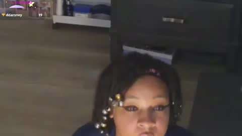 Snapshot of temptressbeauty24 chatting on 11, 10, 2025 Gaia online show from 11, 10, 2025