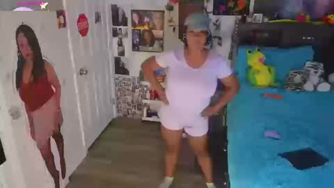 Snapshot of temptressbeauty24 chatting on 16, 10, 2025 Gaia online show from 16, 10, 2025