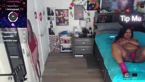 Snapshot of temptressbeauty24 chatting on 26, 10, 2025 Gaia online show from 26, 10, 2025