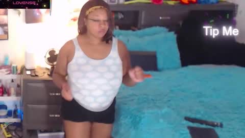 Snapshot of temptressbeauty24 chatting on 13, 11, 2025 Gaia online show from 13, 11, 2025