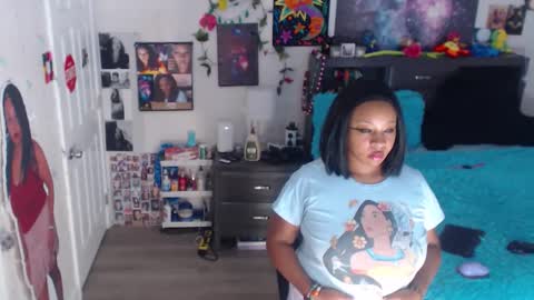 Snapshot of temptressbeauty24 chatting on 17, 11, 2025 Gaia online show from 17, 11, 2025