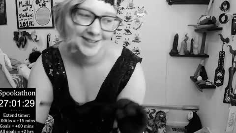 Pixie and Tentacle Overlord online show from 23, 10, 2025