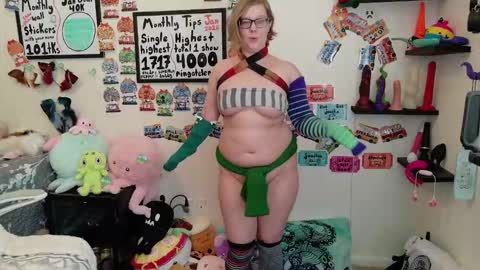 Pixie and Tentacle Overlord online show from 14, 1, 2026