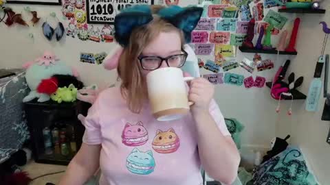 Snapshot of ten_tickle_pixie chatting on 22, 4, 2026 Pixie and Tentacle Overlord online show from 22, 4, 2026