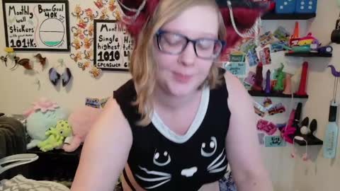 Snapshot of ten_tickle_pixie chatting on 18, 5, 2026 Pixie and Tentacle Overlord online show from 18, 5, 2026