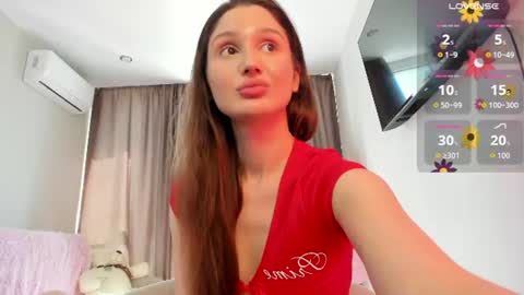 Snapshot of tender_babyyy chatting on 20, 7, 2026 Amina online show from 20, 7, 2026