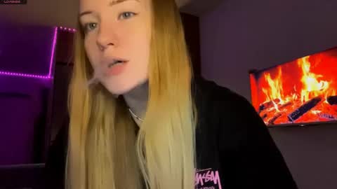 Hello My name is Ida I will be very glad to see you 3 online show from 11, 4, 2026