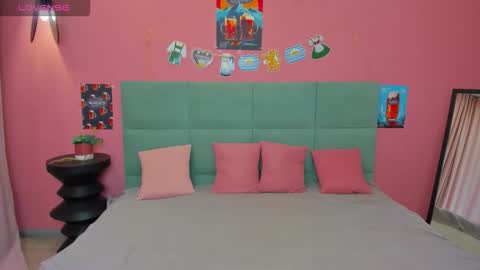 Tessa 3 online show from 24, 9, 2025