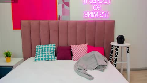 Tessa 3 online show from 20, 10, 2025