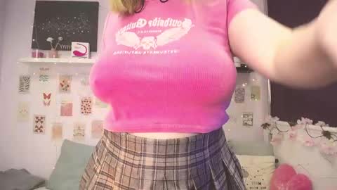 Snapshot of tesspleasure chatting on 1, 2, 2025 TESSA online show from 1, 2, 2025