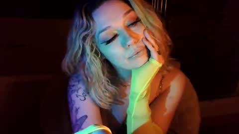 TEXASGIRLLLL online show from 6, 5, 2026