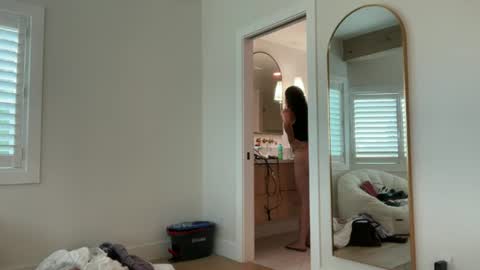 Snapshot of tgirltoesx chatting on 18, 6, 2026 babygirlmami online show from 18, 6, 2026