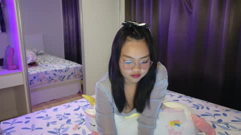 Snapshot of thailand4you chatting on 11, 12, 2024 AbbieThai online show from 11, 12, 2024