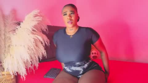 Snapshot of thalyanna_ebony chatting on 1, 5, 2026 thalyanna_ebony online show from 1, 5, 2026