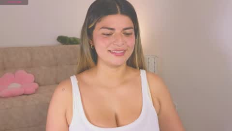 Snapshot of thamy_stark chatting on 9, 6, 2026 Thamara online show from 9, 6, 2026