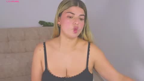 Snapshot of thamy_stark chatting on 24, 6, 2026 Thamara online show from 24, 6, 2026