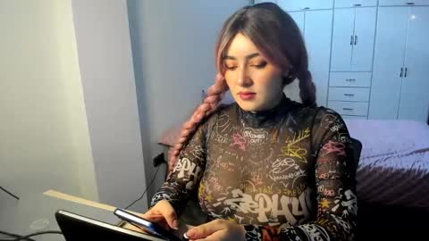 Snapshot of thatgirl2003 chatting on 3, 3, 2025 online show from 3, 3, 2025
