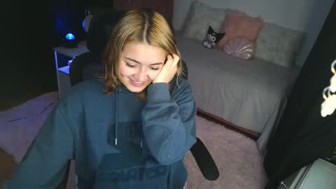   online show from 25, 10, 2025