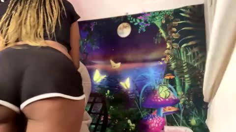 Snapshot of thatgirlcheekz chatting on 15, 11, 2025 thatgirlcheekz online show from 15, 11, 2025