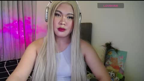 NOEY online show from 5, 3, 2025