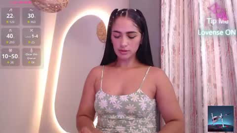 Snapshot of thayssa_ross chatting on 13, 6, 2026 THAYSSA ROSS online show from 13, 6, 2026