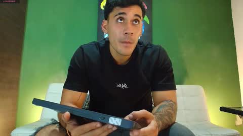 SCOTT  THEO  KAMERON  GENDERSON online show from 28, 11, 2025