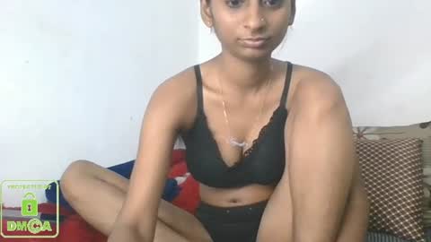 Snapshot of the_right_girl chatting on 8, 2, 2025 Suzan Sexy online show from 8, 2, 2025