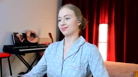 Ally    STREAMING ON TWITCH NOW Check my Twitter for updates online show from 9, 3, 2025