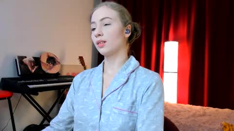 Ally    STREAMING ON TWITCH NOW Check my Twitter for updates online show from 11, 3, 2025