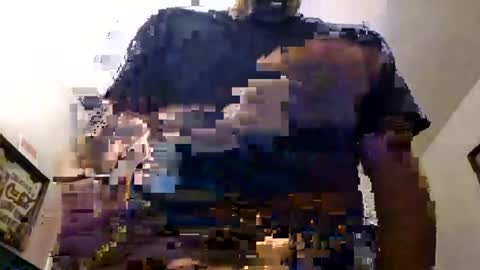 Snapshot of the_traxxx chatting on 10, 7, 2026 the_traxxx online show from 10, 7, 2026