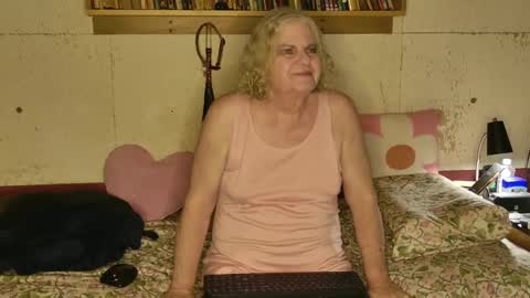 Snapshot of thea69plus chatting on 14, 9, 2025 thea TheaDora online show from 14, 9, 2025