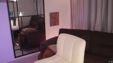 Snapshot of thea_ome chatting on 17, 10, 2025 Thea online show from 17, 10, 2025