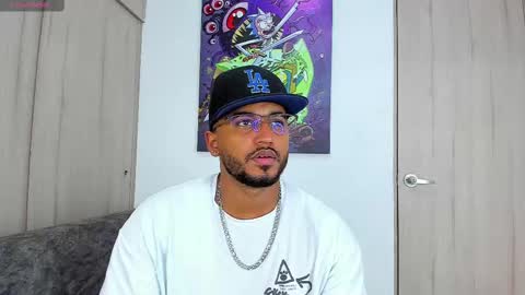 Snapshot of theblack_frank chatting on 8, 3, 2025 theblack_frank online show from 8, 3, 2025