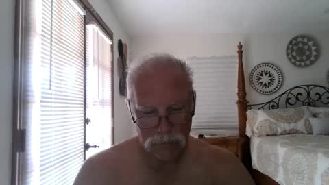Snapshot of thecooltool_1 chatting on 8, 10, 2025 thecooltool_1 online show from 8, 10, 2025