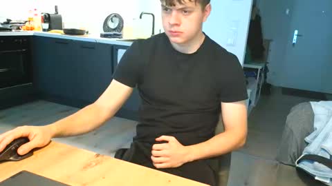 thecuteguy144949 online show from 1, 11, 2025