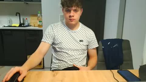 thecuteguy144949 online show from 5, 12, 2025