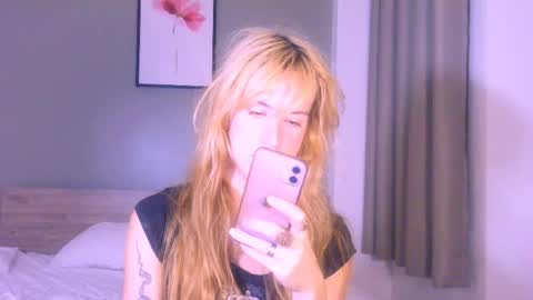 Snapshot of thedollxxxperience chatting on 10, 4, 2026 Yolanda online show from 10, 4, 2026