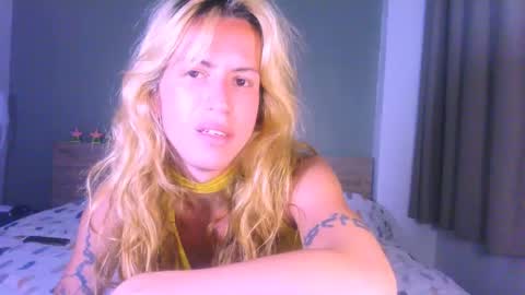 Snapshot of thedollxxxperience chatting on 7, 5, 2026 Yolanda online show from 7, 5, 2026