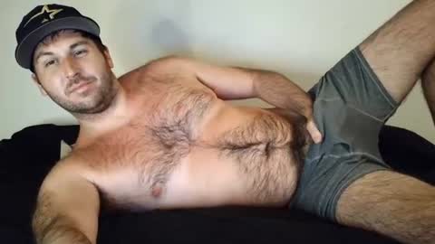 Snapshot of theetwohander chatting on 5, 7, 2026 Theetwohander online show from 5, 7, 2026